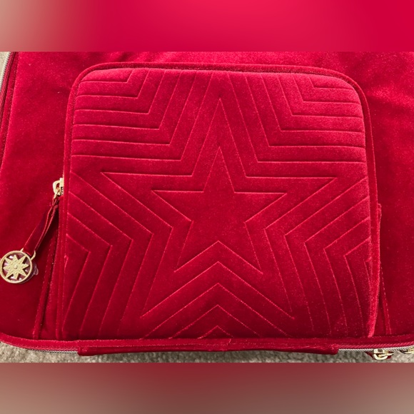 🎉Host Pick🎉 NWOT Estee Lauder Red Velvet Train Case - Picture 5 of 10